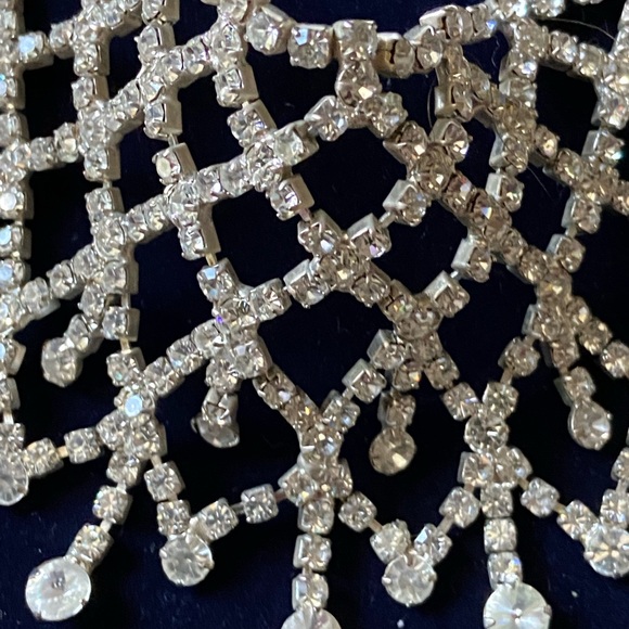 Lady beautiful necklace and earrings set - Picture 2 of 3